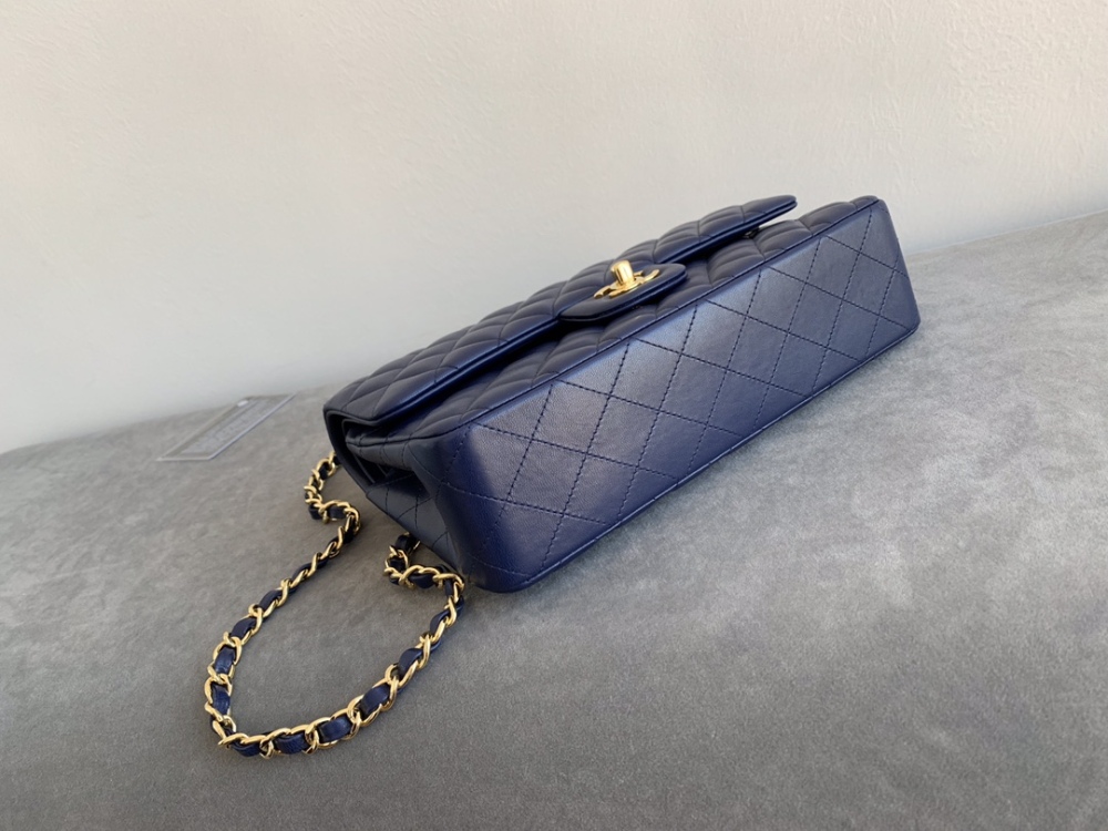Chanel 22p ClassicFlap CF sheepskin MM Mirror Boutique