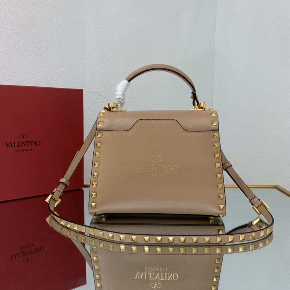 VALENTINO Garavani Rockstud Alcove 7100 Mirror Boutique