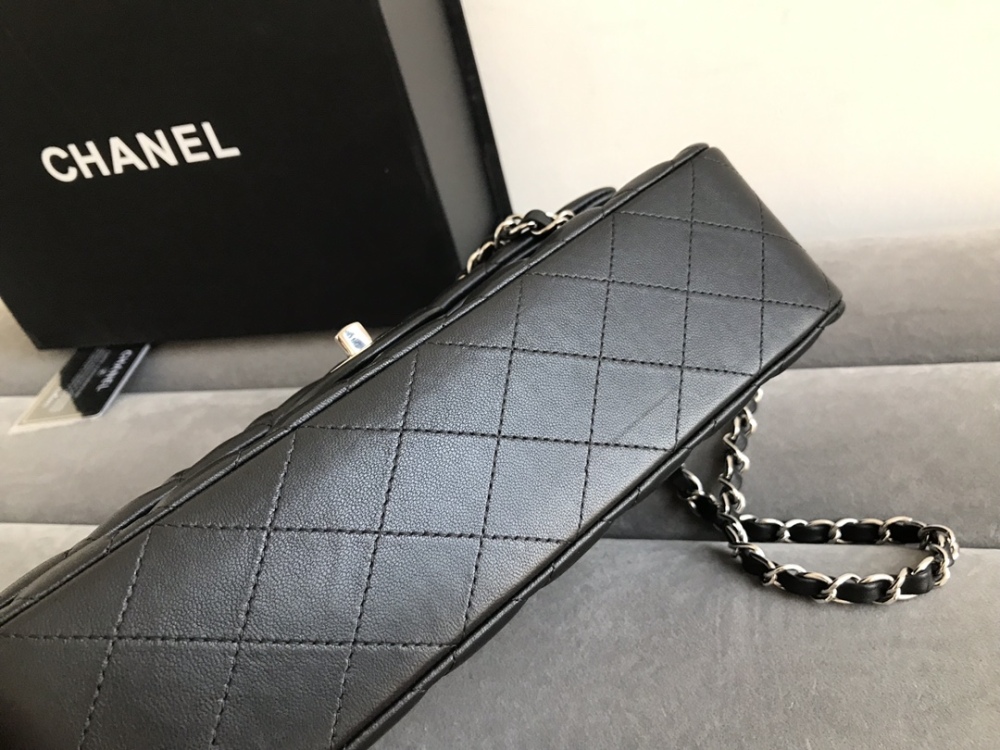 Chanel 22p ClassicFlap CF sheepskin MM Mirror Boutique