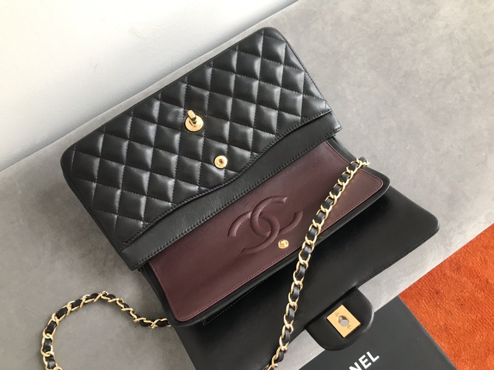 Chanel 22p ClassicFlap CF sheepskin MM Mirror Boutique