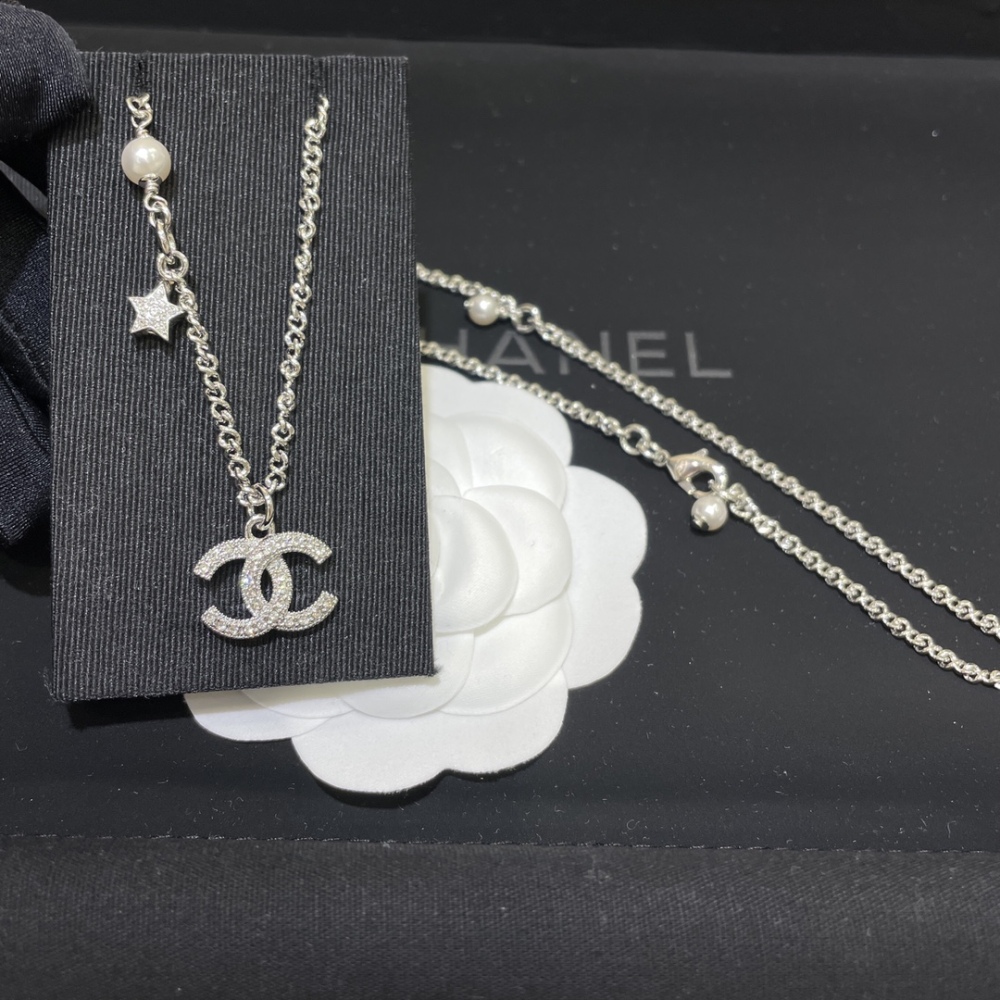 CHANEL necklace