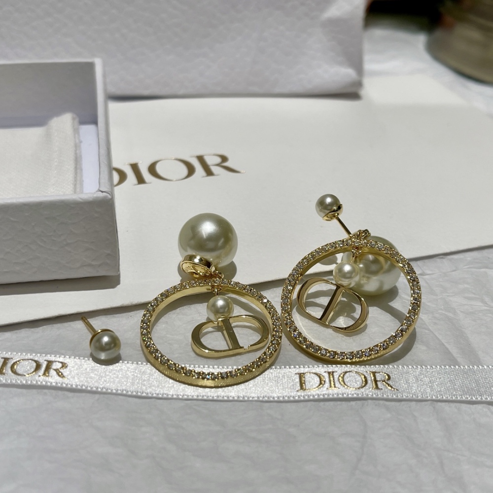 DIOR stud earrings