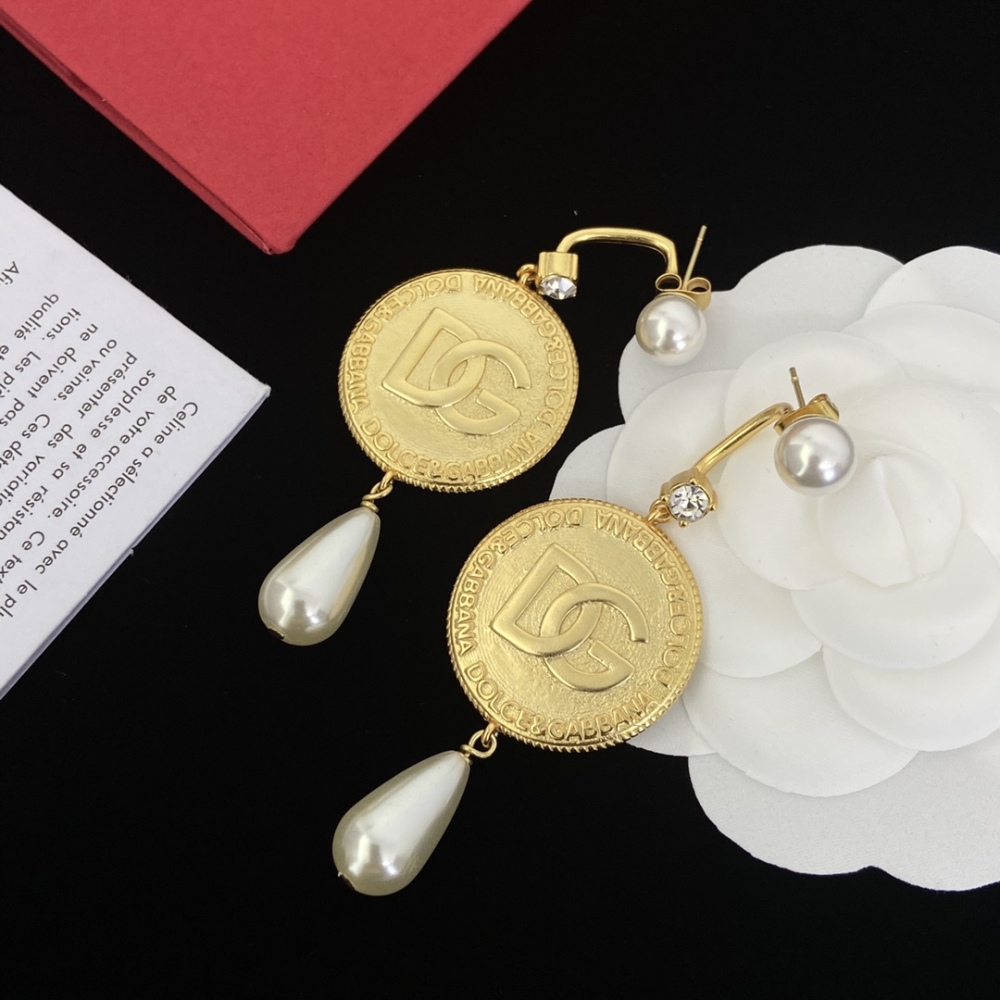 DG stud earrings