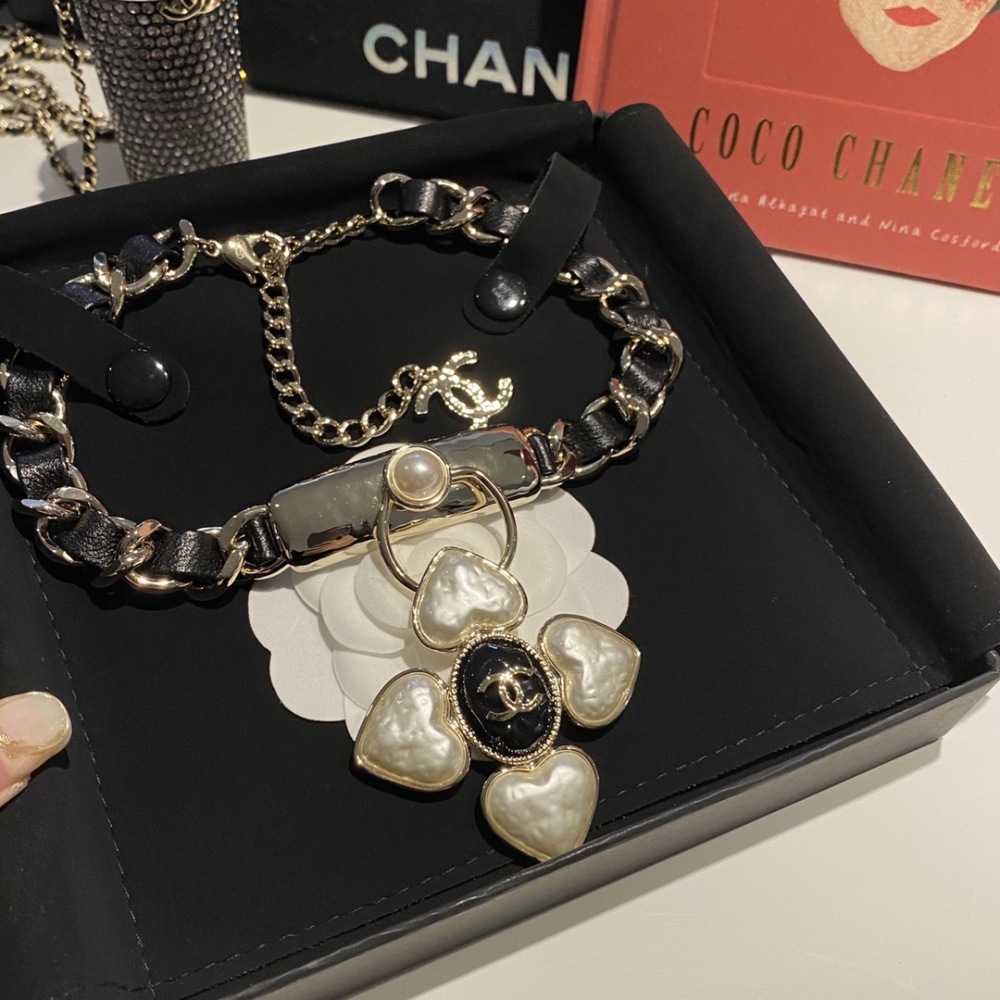 CHANEL necklace