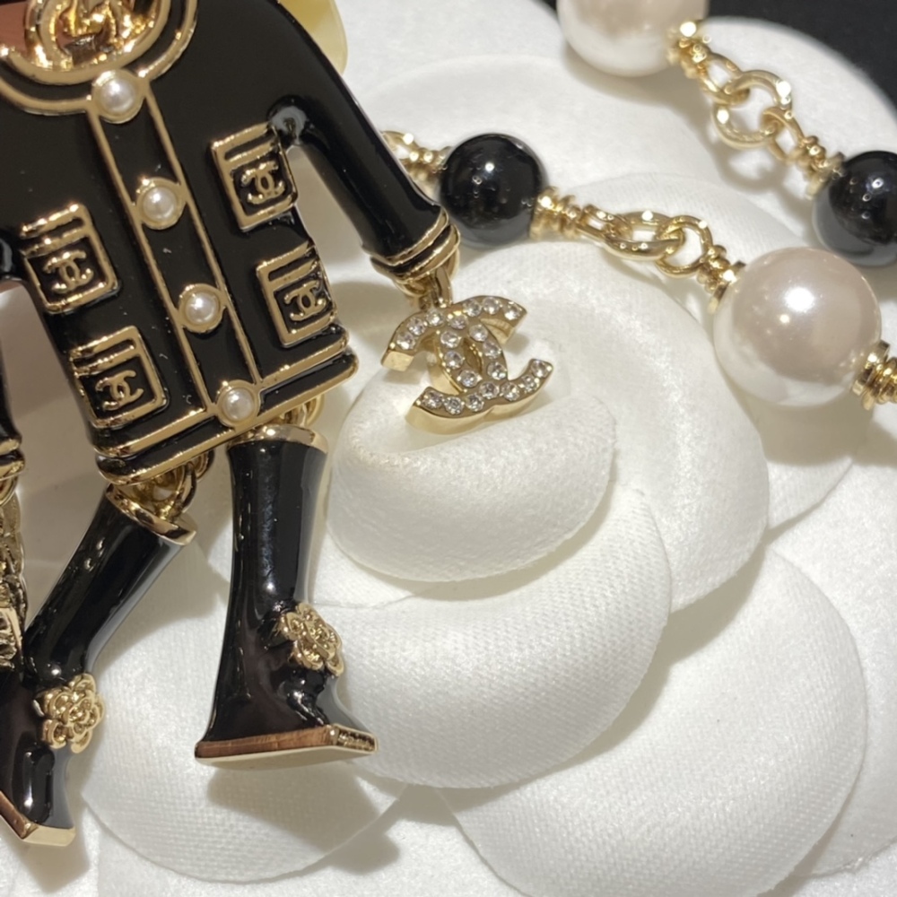 CHANEL necklace