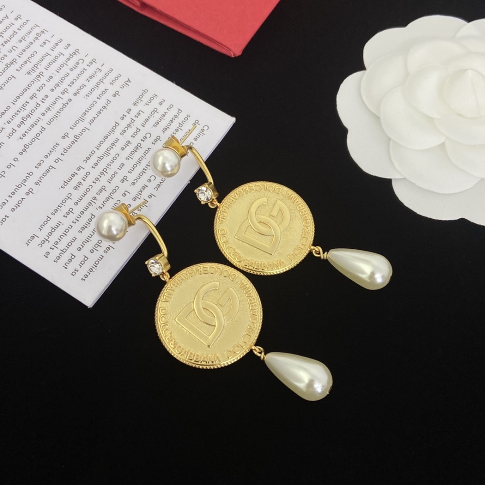 DG stud earrings
