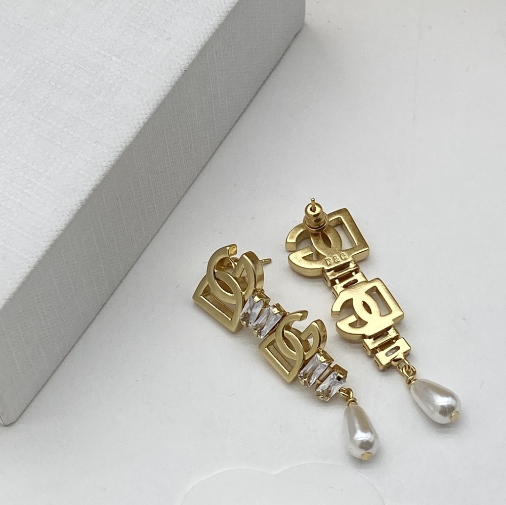 DG stud earrings