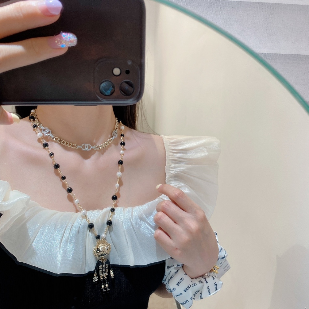CHANEL necklace