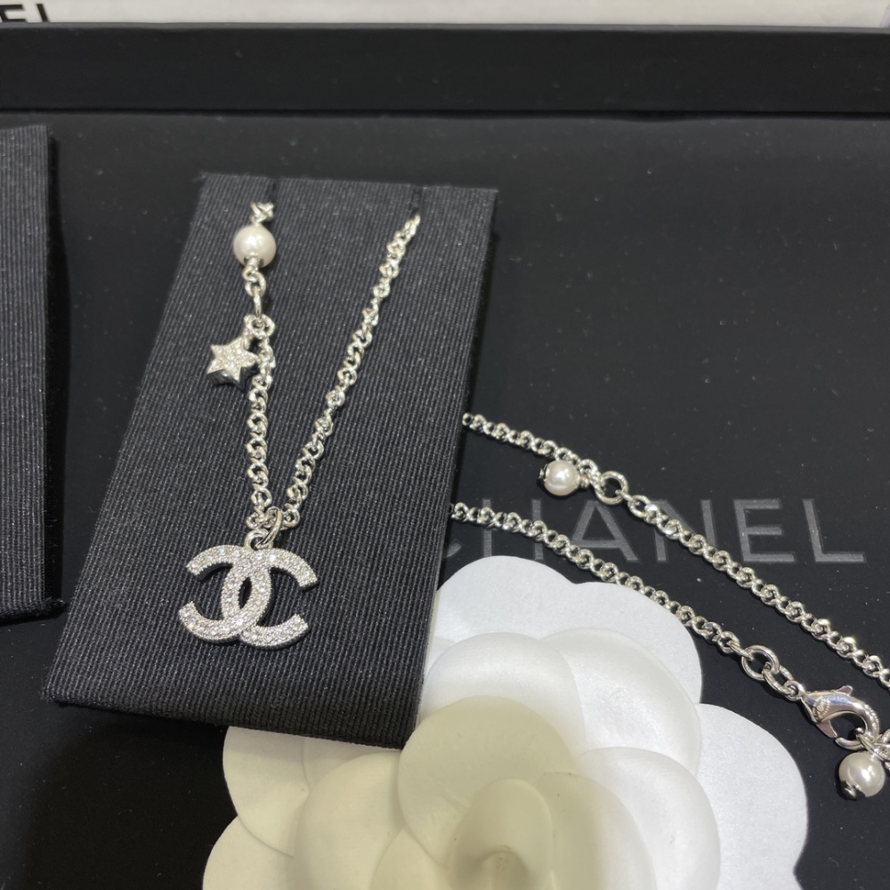 CHANEL necklace