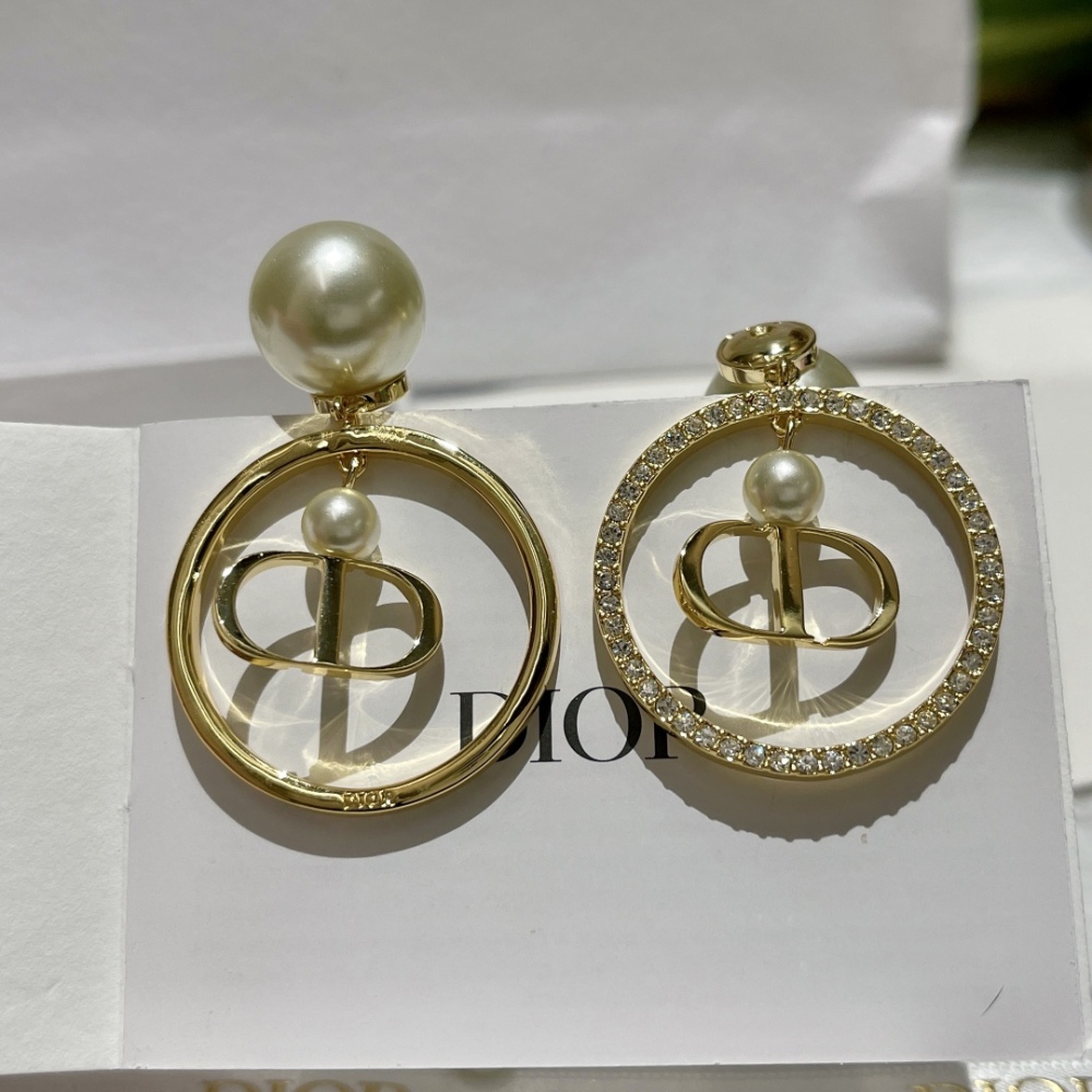 DIOR stud earrings