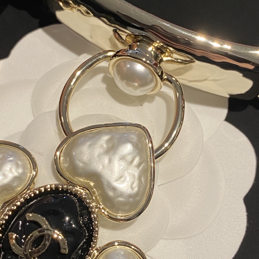 CHANEL necklace