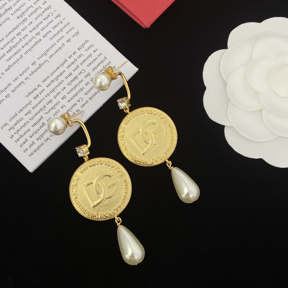 DG stud earrings