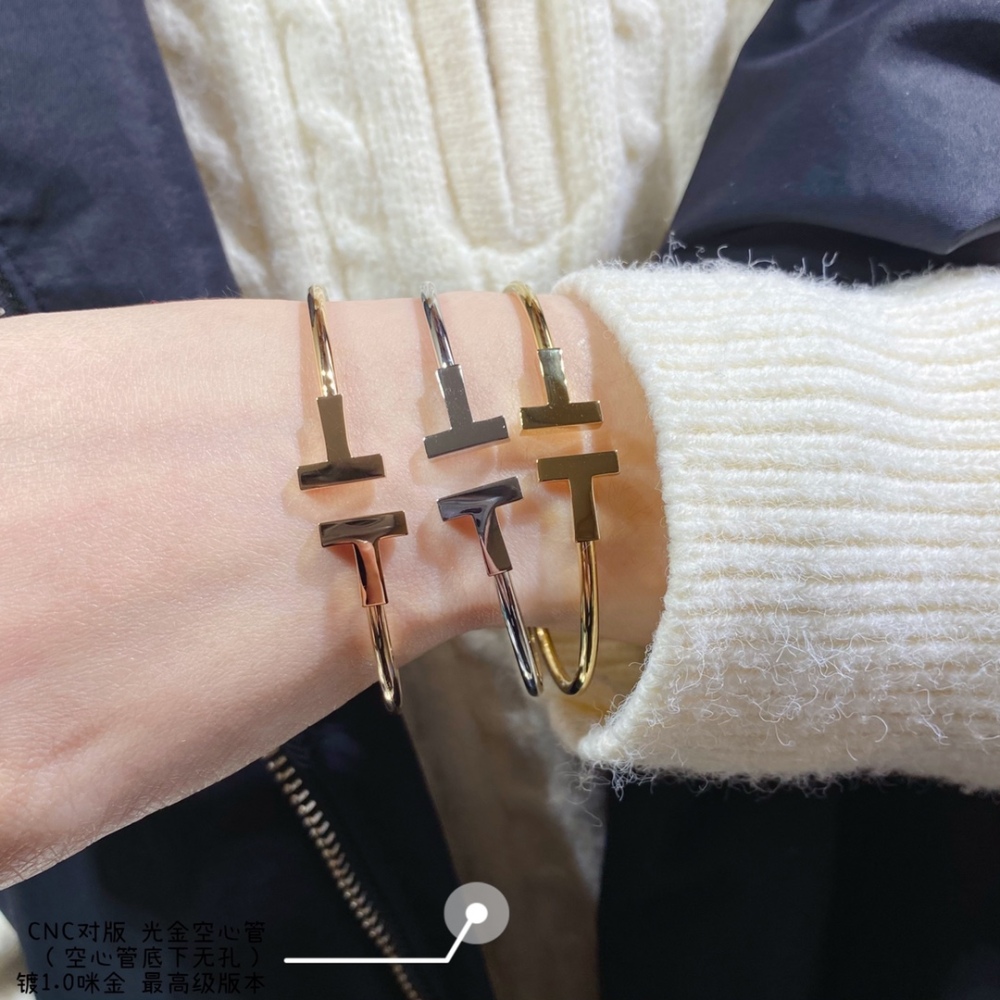 Tiffney V bracelet