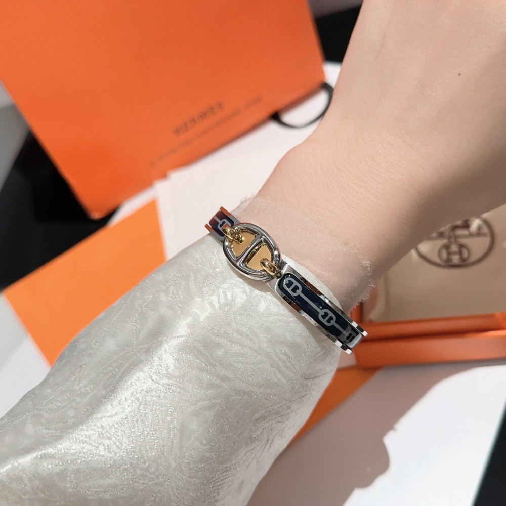 Hermes bracelet