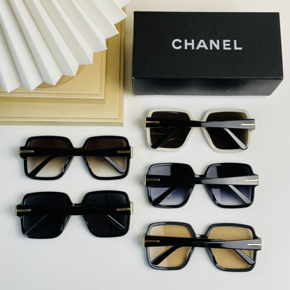 CHANEL Sunglasses