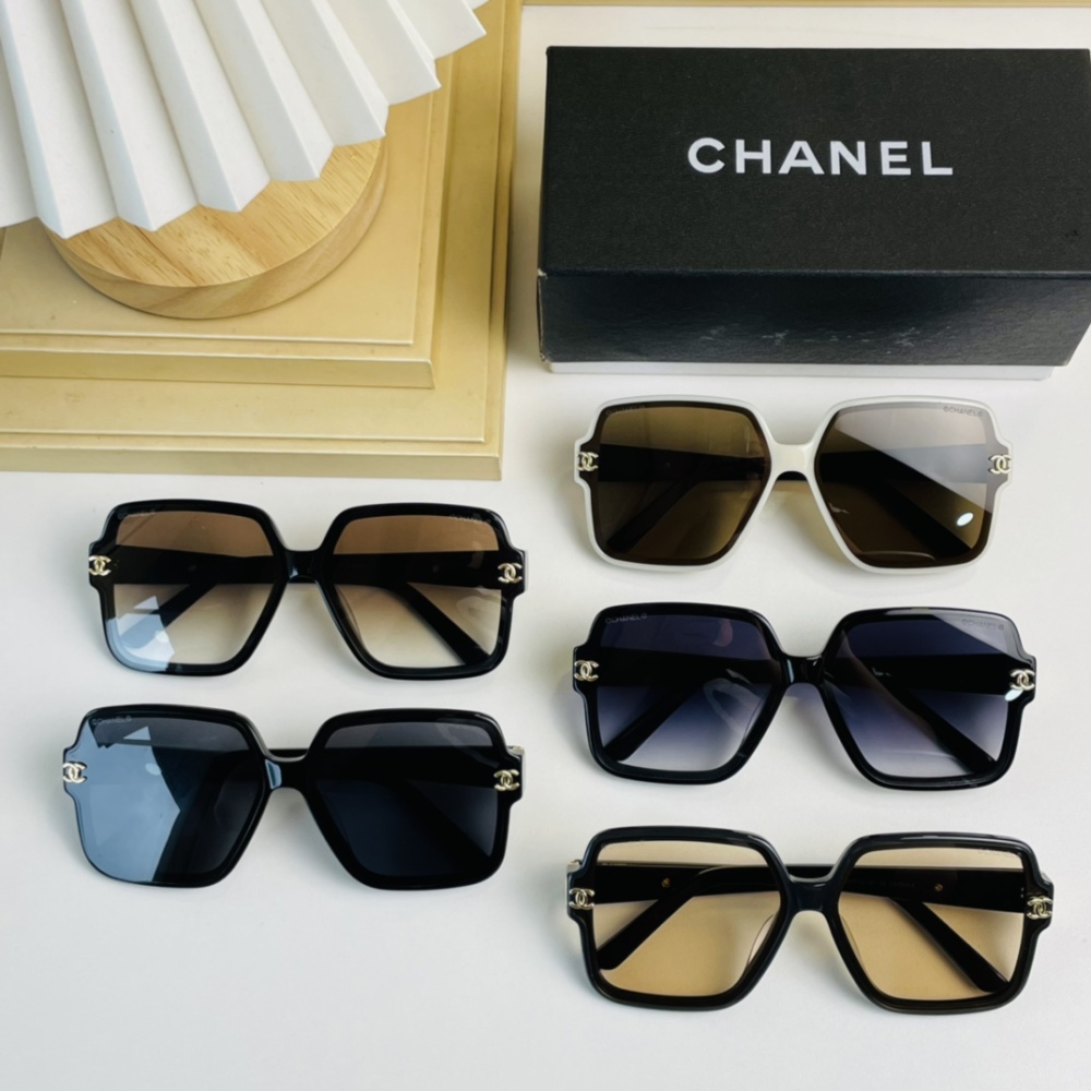 CHANEL Sunglasses