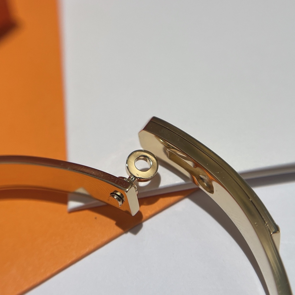 Hermes bracelet