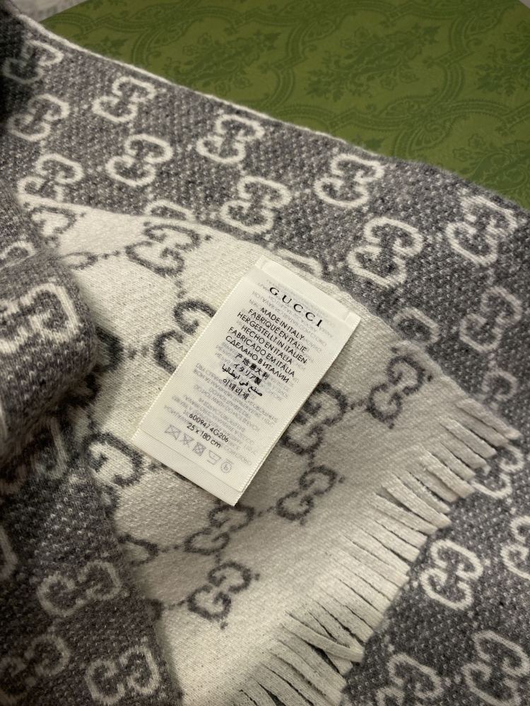 Gucci scarf