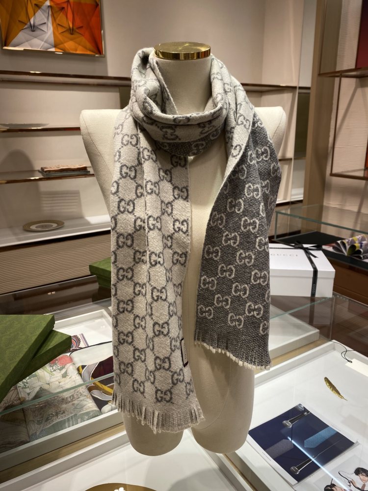Gucci scarf