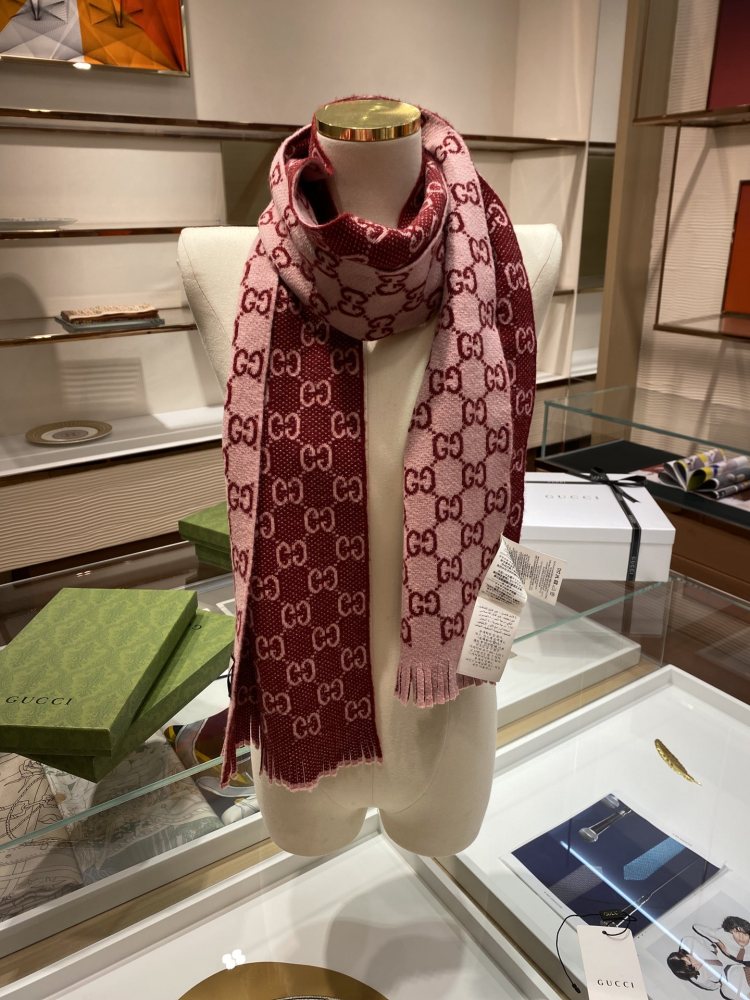 Gucci scarf