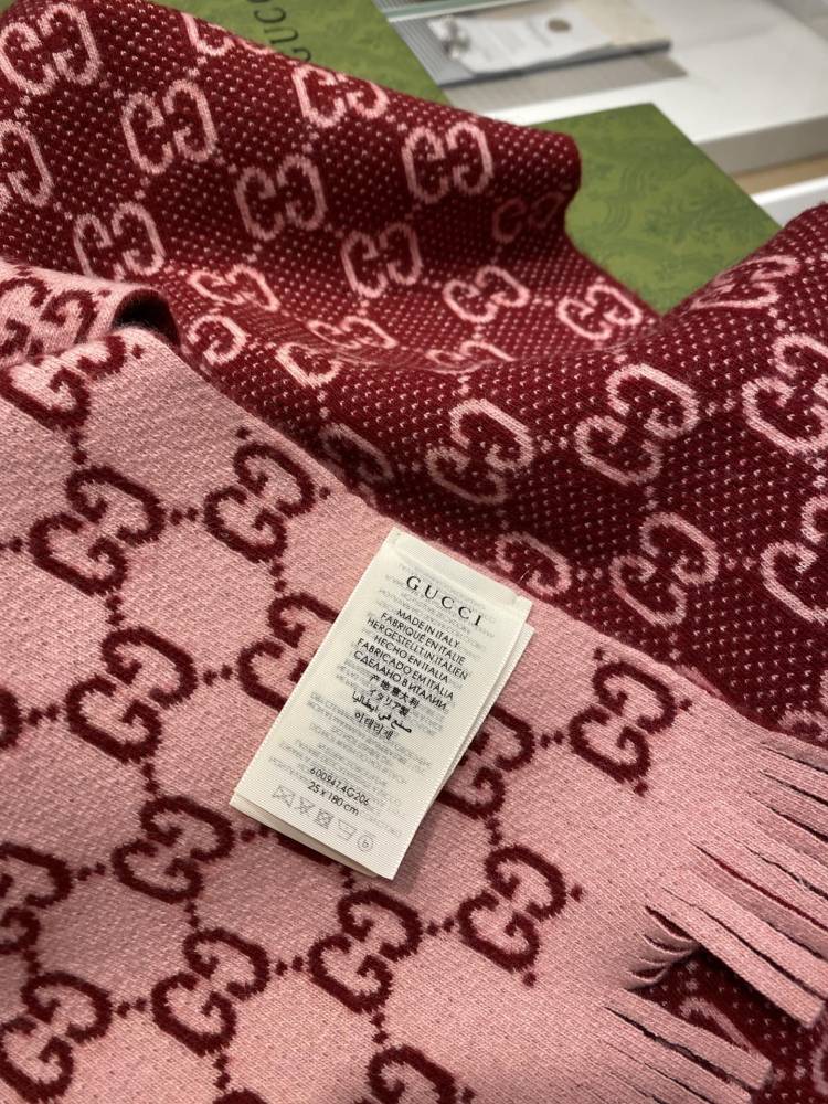 Gucci scarf