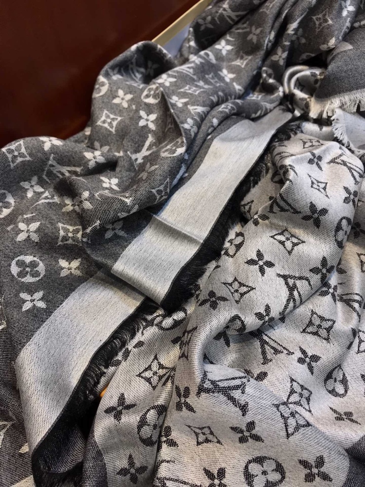 Louis Vuitton scarf