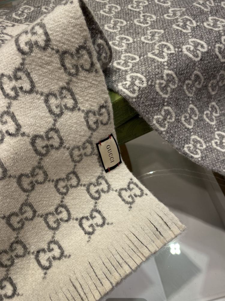 Gucci scarf