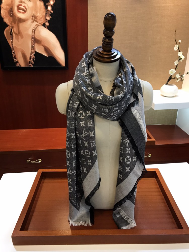 Louis Vuitton scarf