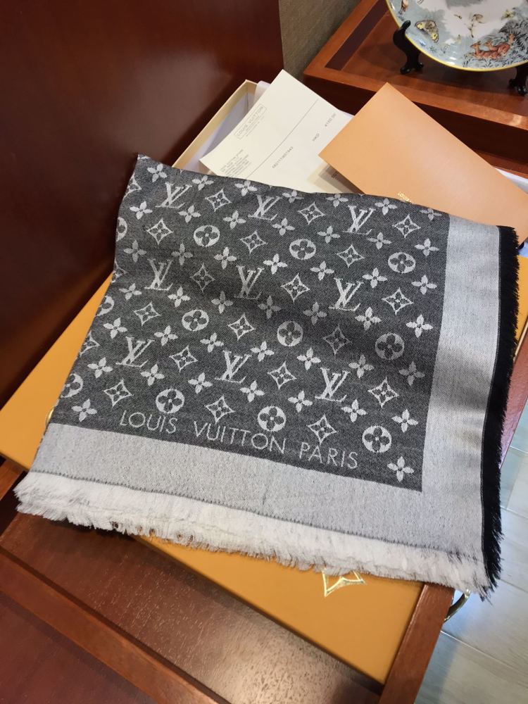 Louis Vuitton scarf