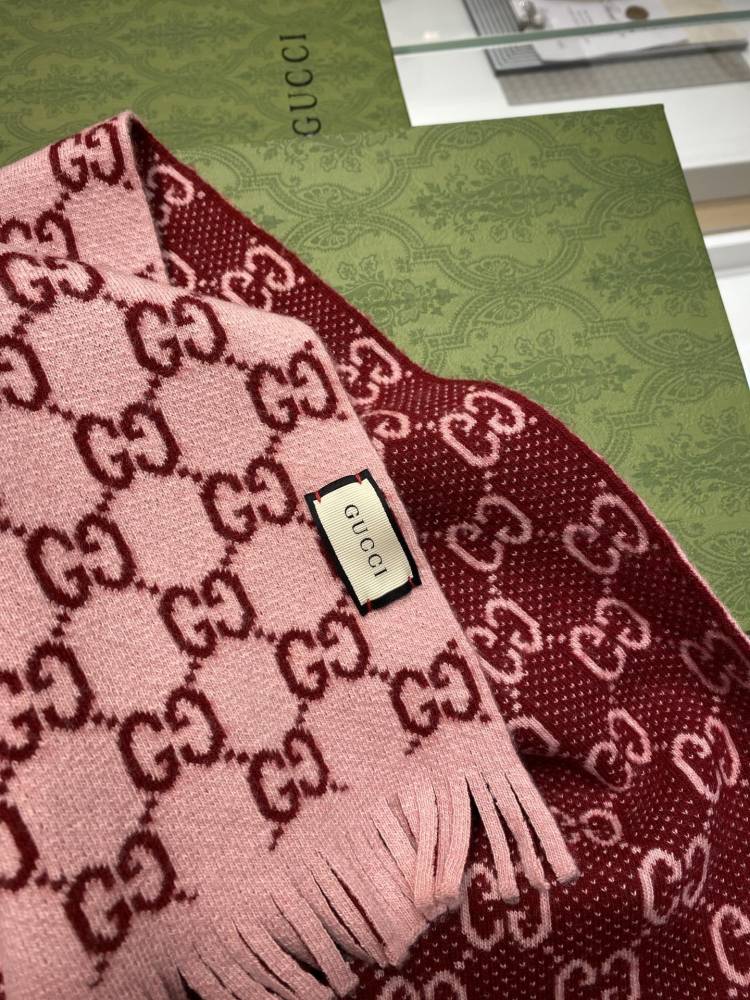 Gucci scarf