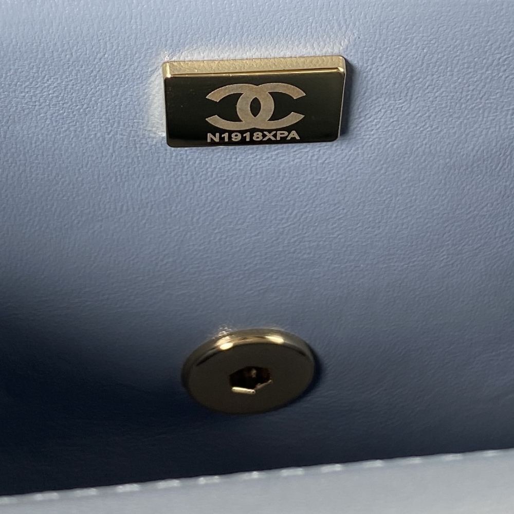 Chanel 22B  cf mini    Mirror Boutique