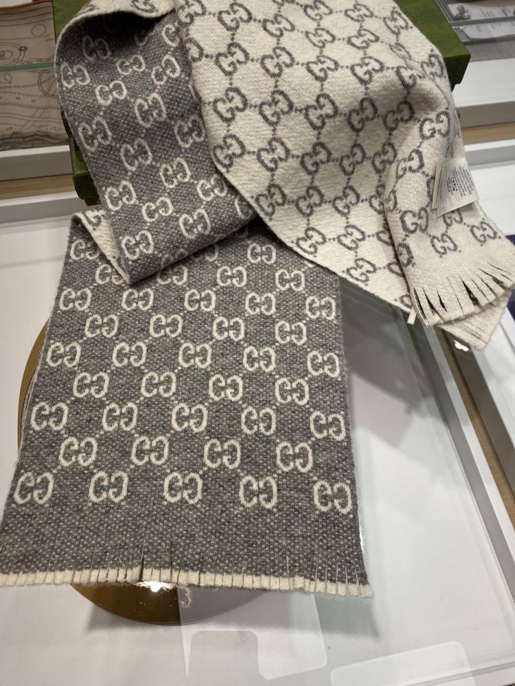 Gucci scarf