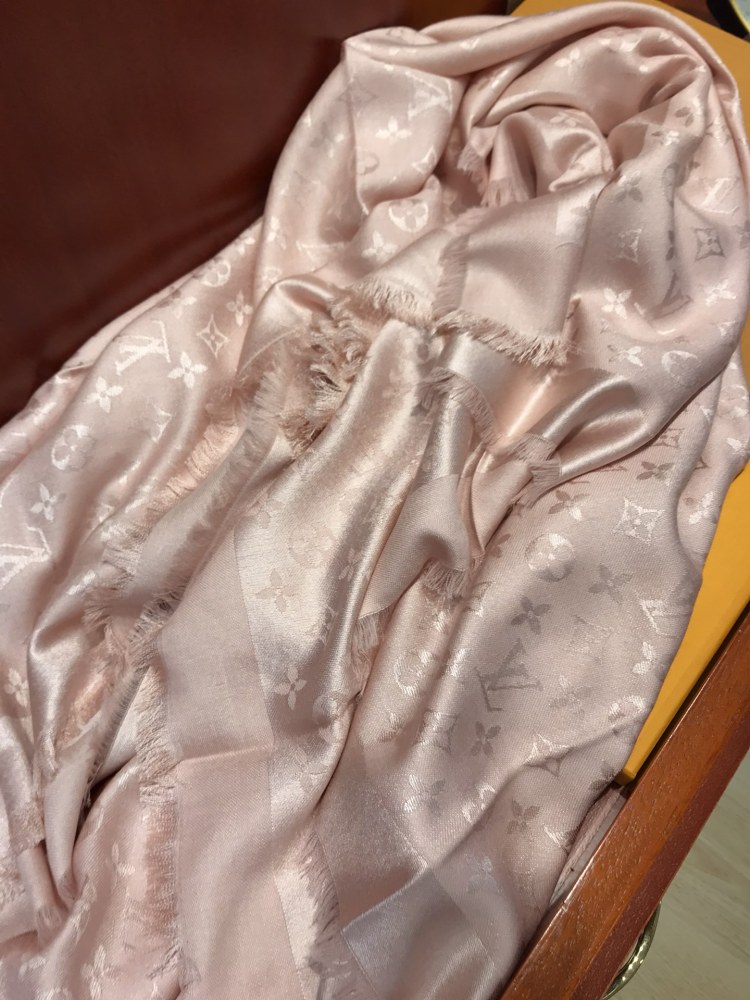 Louis Vuitton scarf