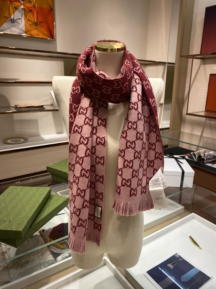 Gucci scarf