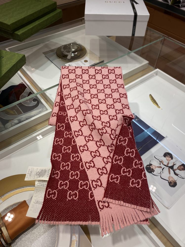 Gucci scarf