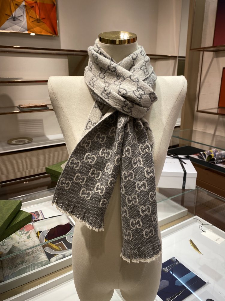 Gucci scarf