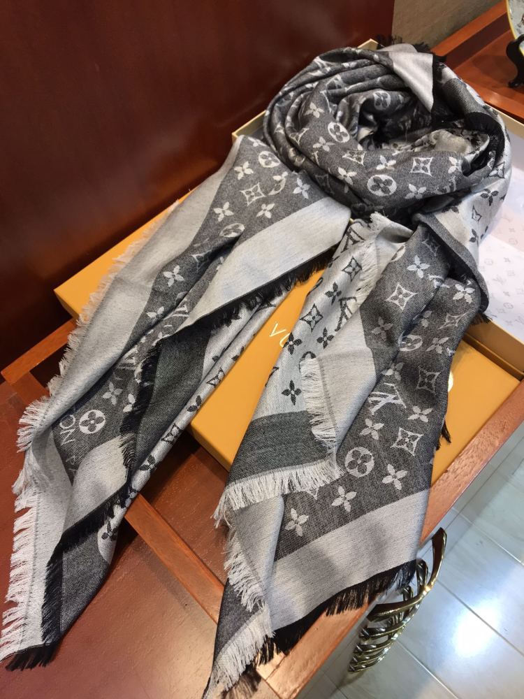 Louis Vuitton scarf