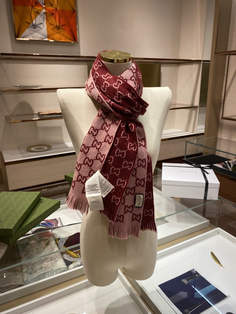 Gucci scarf