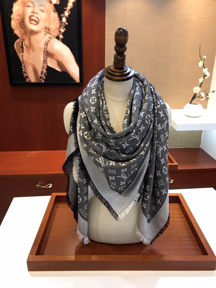 Louis Vuitton scarf