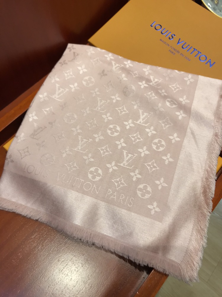 Louis Vuitton scarf