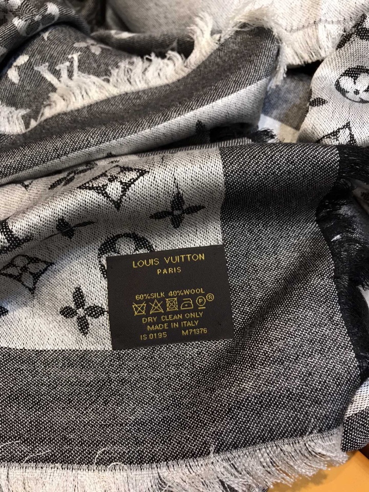 Louis Vuitton scarf