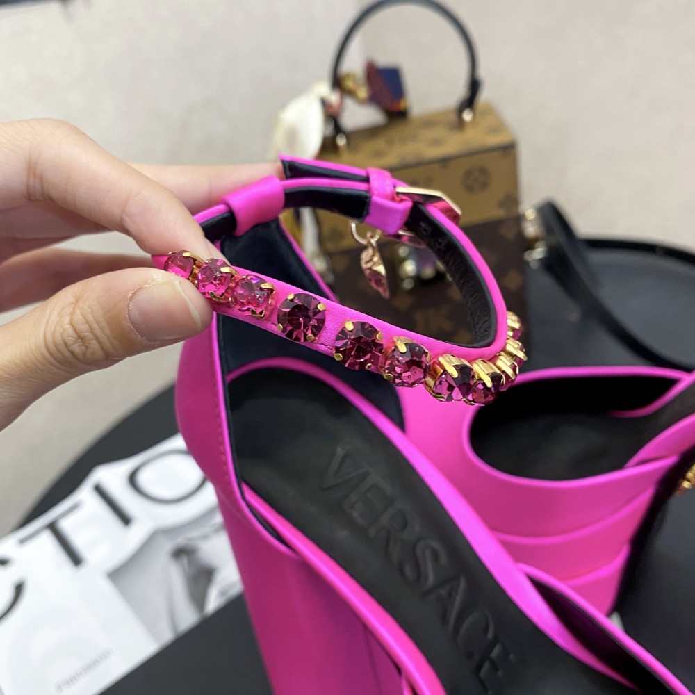Versace sandals 15.5cm satin Medusa Aevitas pumps from  the #𝙑𝙚𝙧𝙨𝙖𝙘𝙚 𝟐𝟐𝙨𝙨