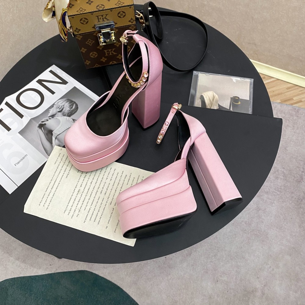 Versace sandals 15.5cm satin Medusa Aevitas pumps from  the #𝙑𝙚𝙧𝙨𝙖𝙘𝙚 𝟐𝟐𝙨𝙨