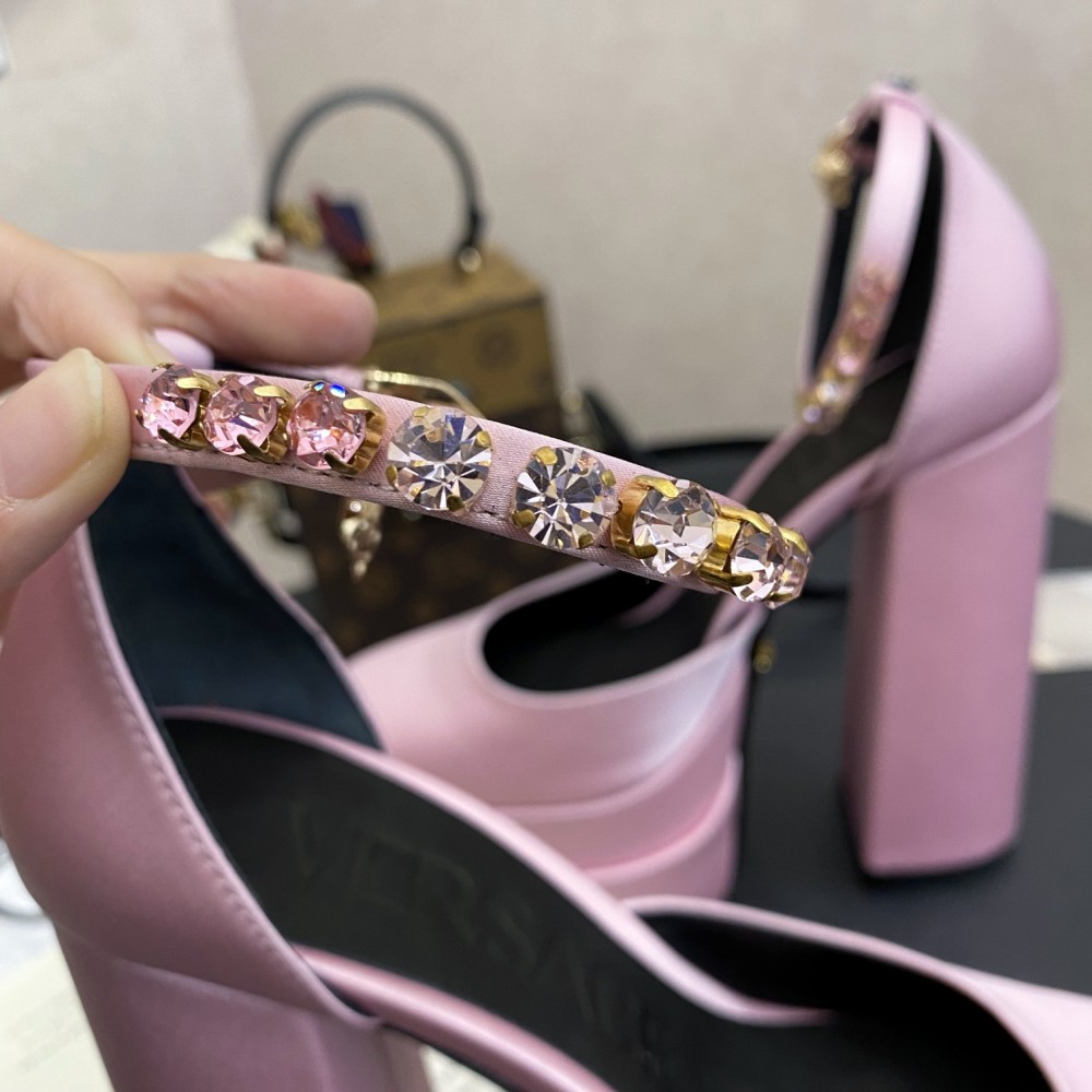 Versace sandals 15.5cm satin Medusa Aevitas pumps from  the #𝙑𝙚𝙧𝙨𝙖𝙘𝙚 𝟐𝟐𝙨𝙨