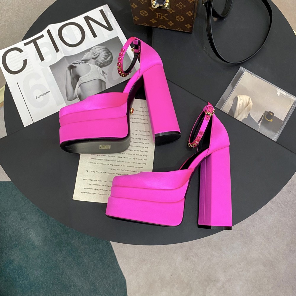 Versace sandals 15.5cm satin Medusa Aevitas pumps from  the #𝙑𝙚𝙧𝙨𝙖𝙘𝙚 𝟐𝟐𝙨𝙨