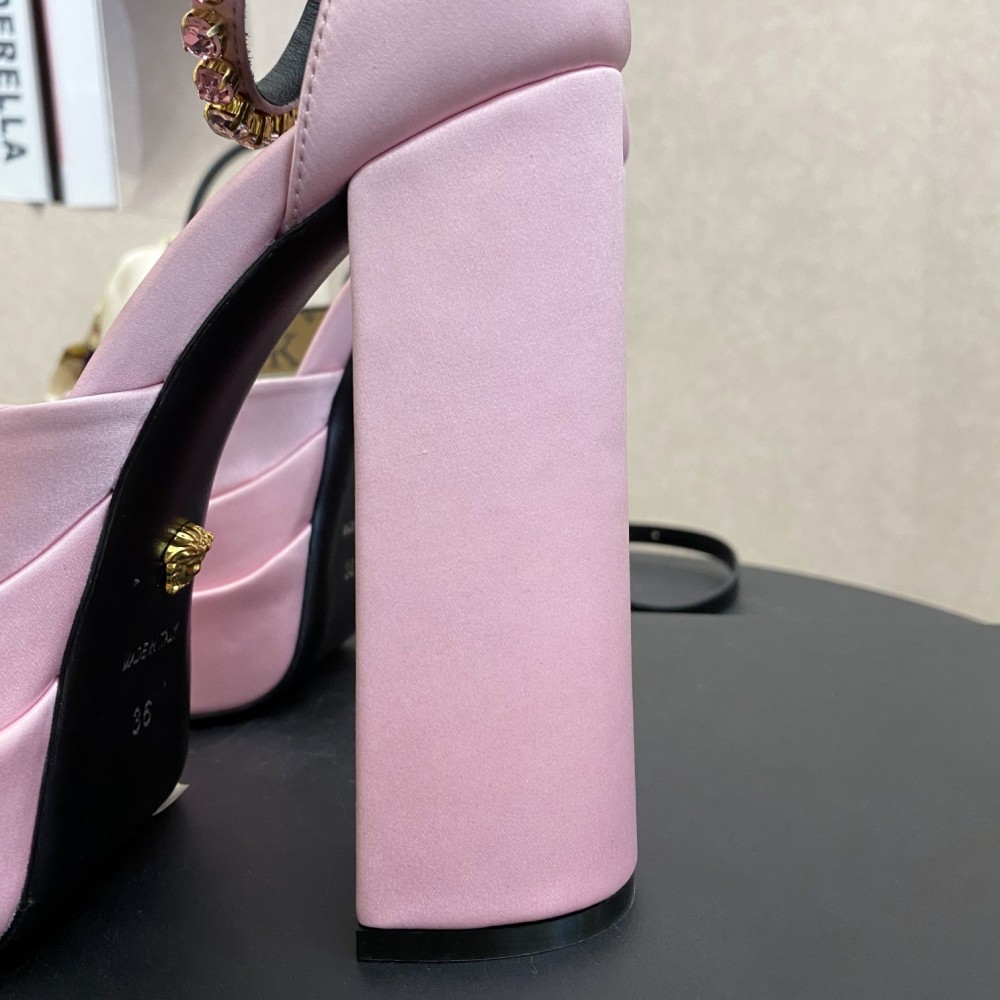 Versace sandals 15.5cm satin Medusa Aevitas pumps from  the #𝙑𝙚𝙧𝙨𝙖𝙘𝙚 𝟐𝟐𝙨𝙨