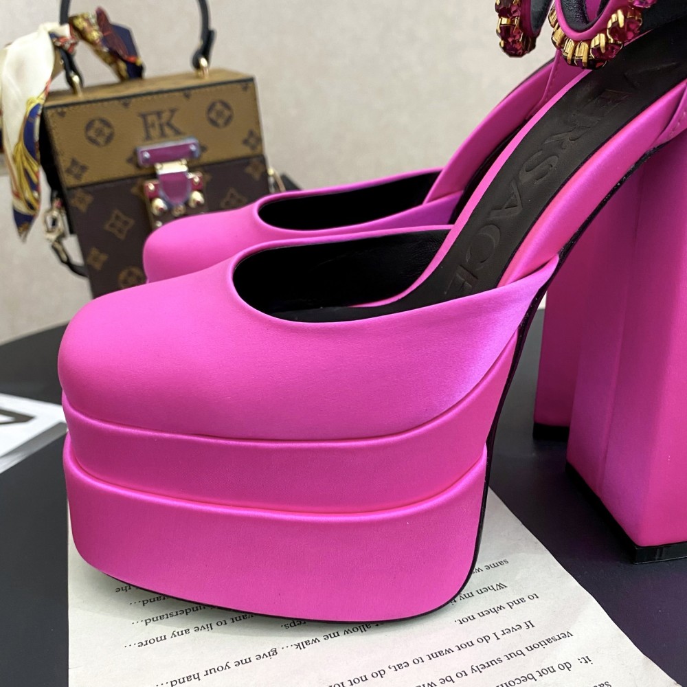 Versace sandals 15.5cm satin Medusa Aevitas pumps from  the #𝙑𝙚𝙧𝙨𝙖𝙘𝙚 𝟐𝟐𝙨𝙨