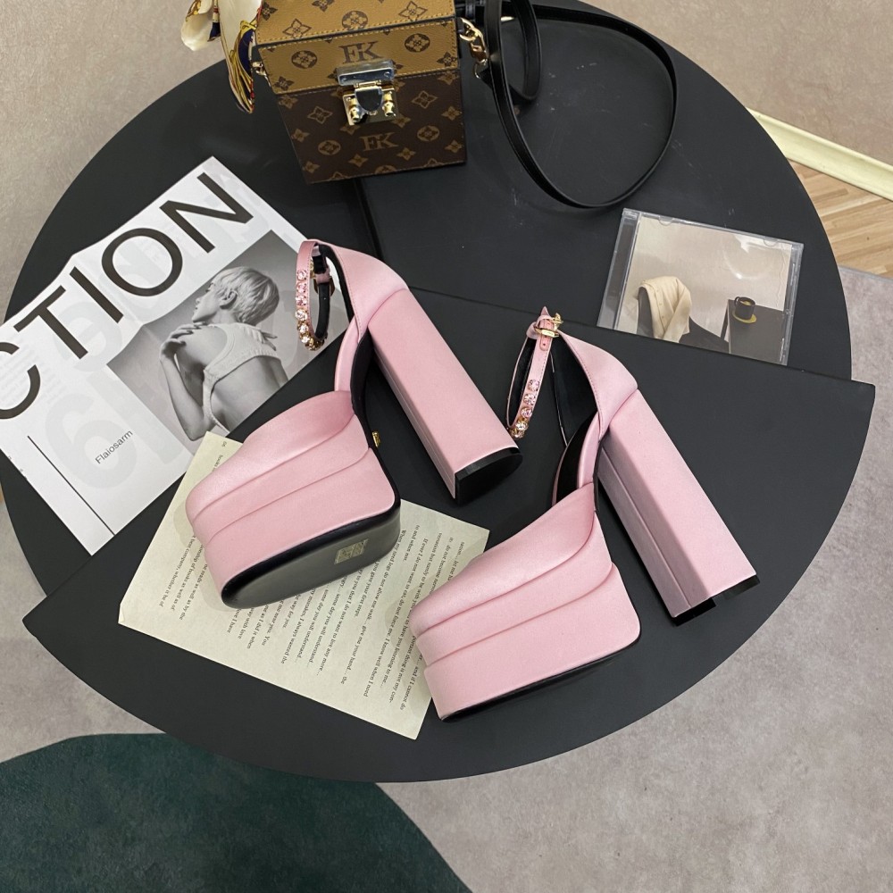 Versace sandals 15.5cm satin Medusa Aevitas pumps from  the #𝙑𝙚𝙧𝙨𝙖𝙘𝙚 𝟐𝟐𝙨𝙨