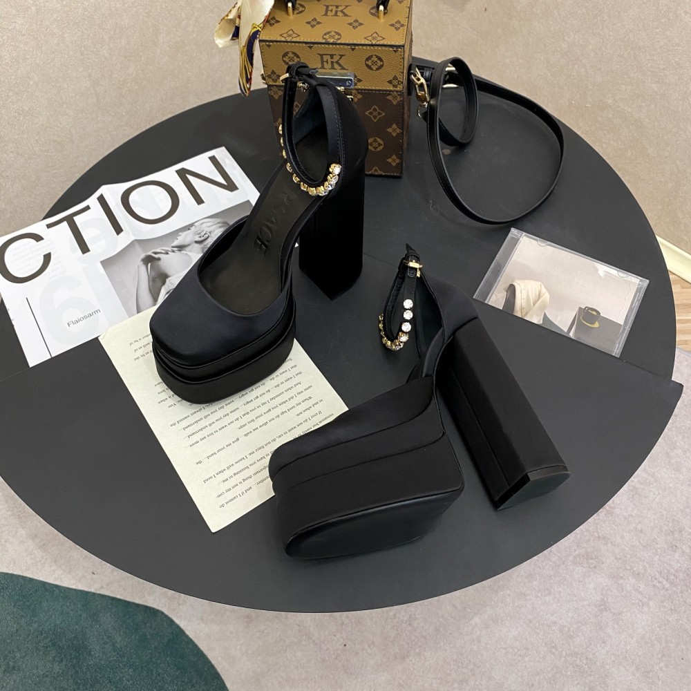 Versace sandals 15.5cm satin Medusa Aevitas pumps from  the #𝙑𝙚𝙧𝙨𝙖𝙘𝙚 𝟐𝟐𝙨𝙨