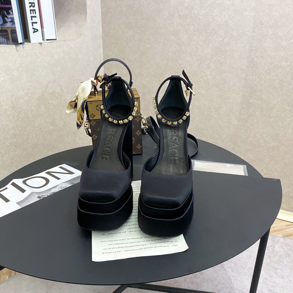 Versace sandals 15.5cm satin Medusa Aevitas pumps from  the #𝙑𝙚𝙧𝙨𝙖𝙘𝙚 𝟐𝟐𝙨𝙨